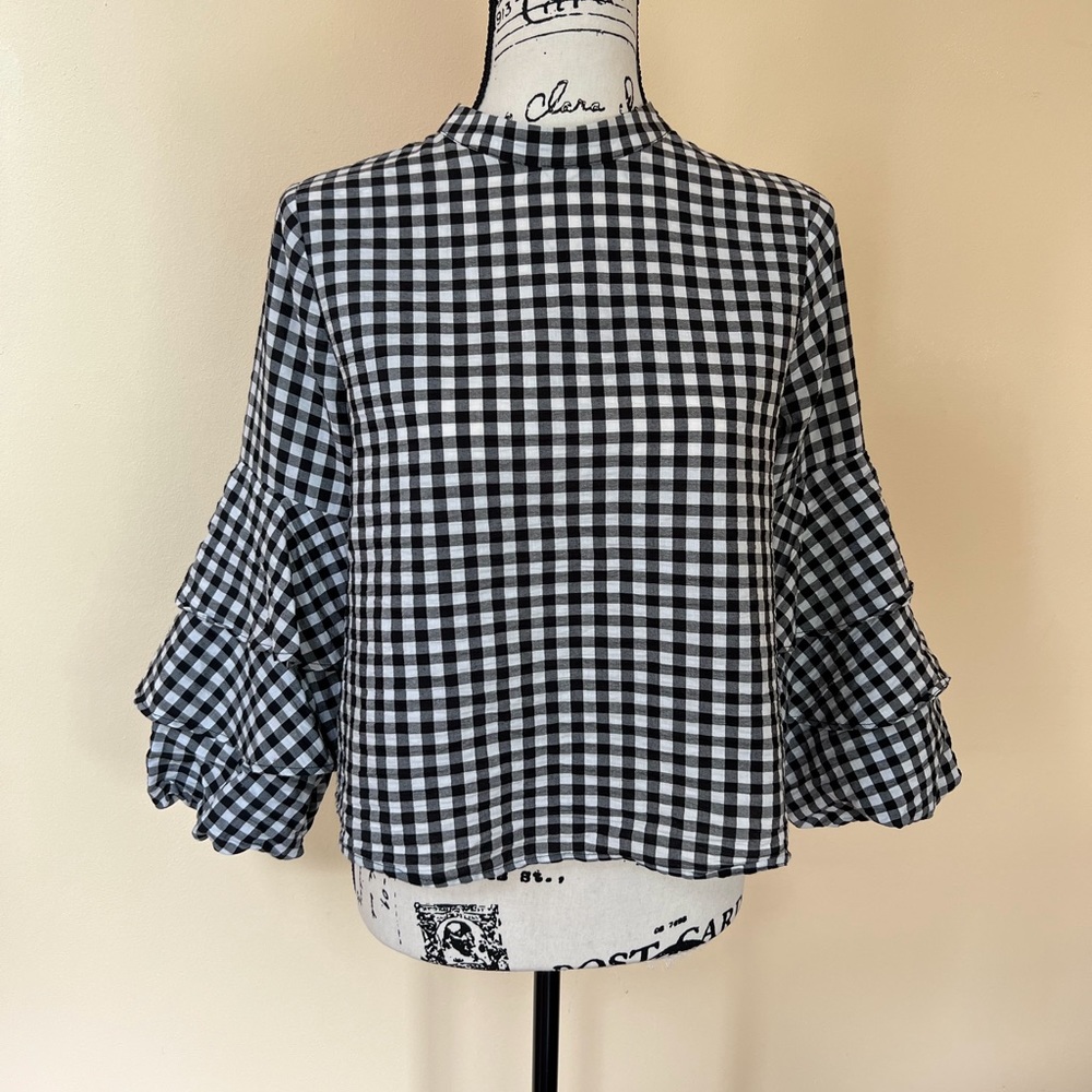 ZARA Gingham Top with Ruffle Sleeves SZ M.